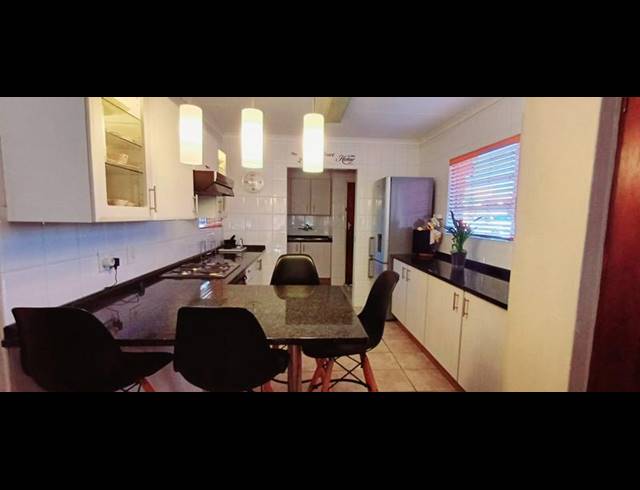 3 BEDROOM TOWNHOUSE FOR SALE IN EDLEEN